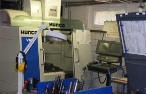 Hurco VM1 függőleges CNC megmunkáló központ
